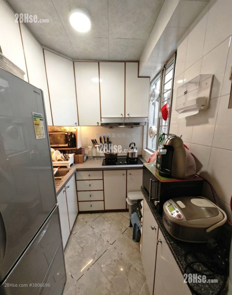 Whampoa Garden Sell 3 Bedrooms , 2 Bathrooms 639 ft²