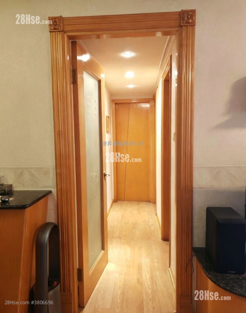 Whampoa Garden Sell 3 Bedrooms , 2 Bathrooms 639 ft²