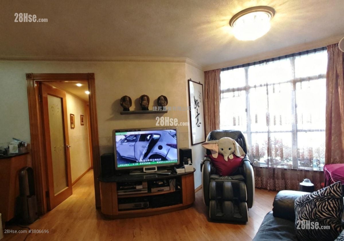 Whampoa Garden Sell 3 Bedrooms , 2 Bathrooms 639 ft²