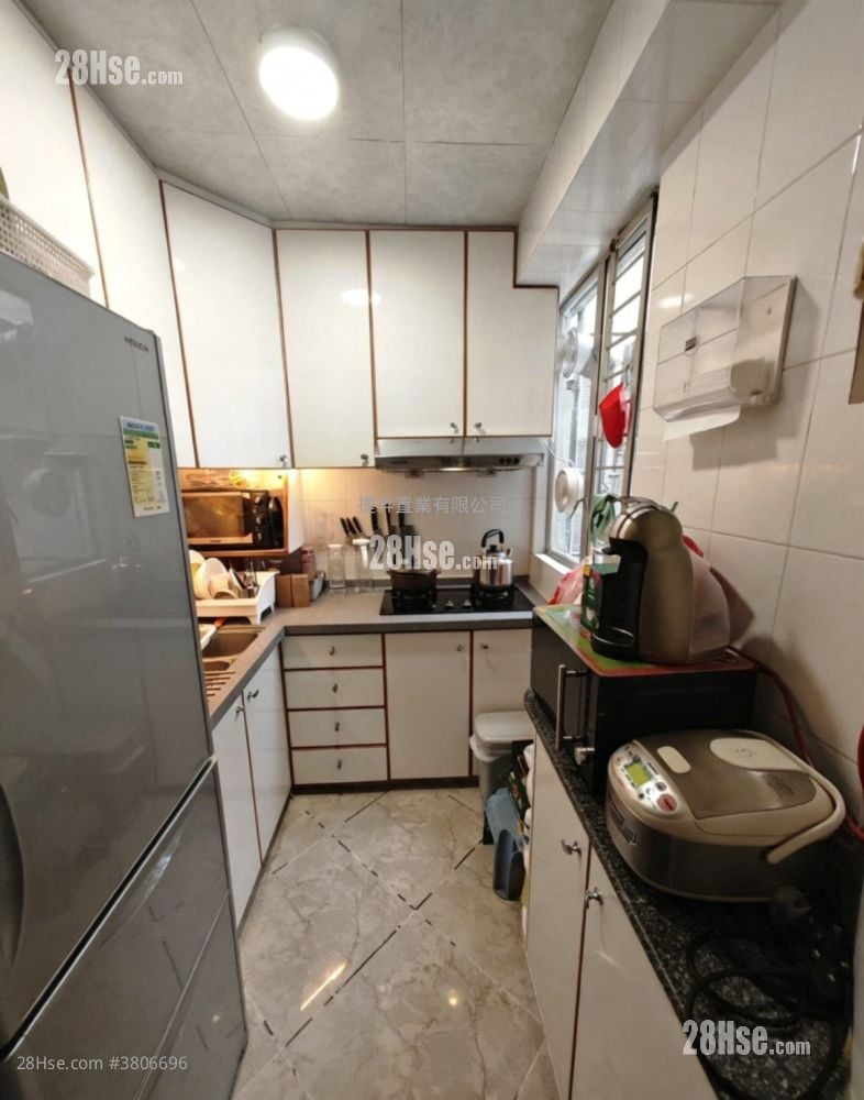 Whampoa Garden Sell 3 Bedrooms , 2 Bathrooms 639 ft²