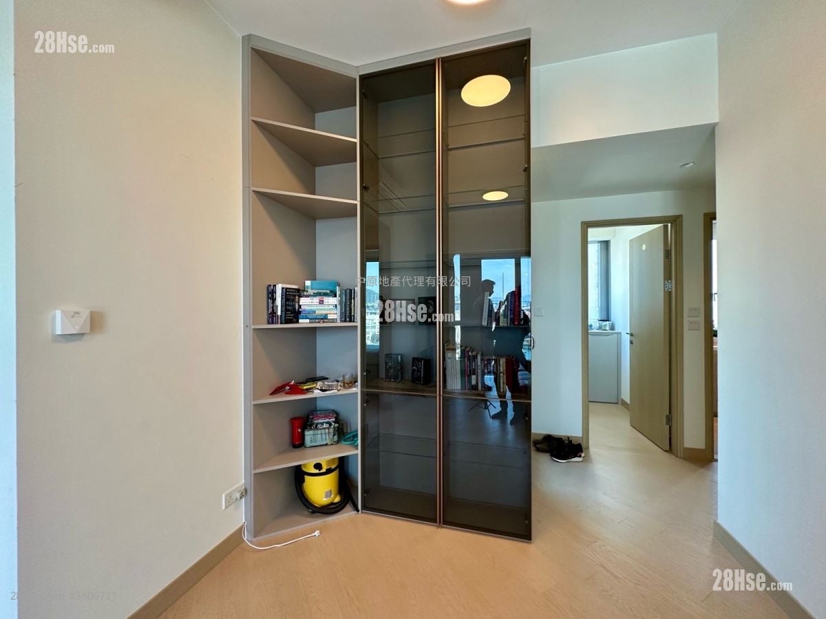 Grand Victoria Sell 2 Bedrooms 597 ft²