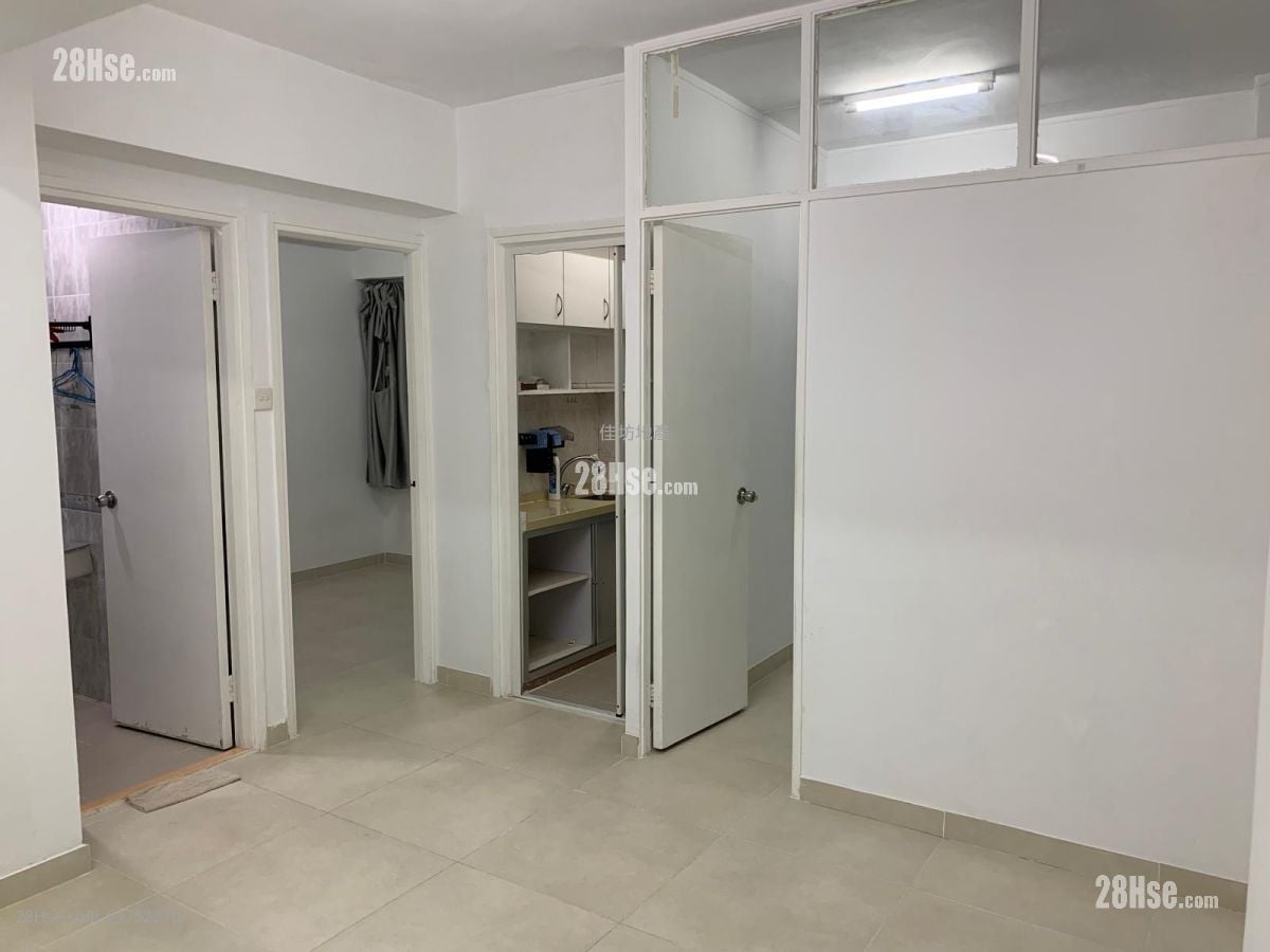 Mary Court Rental 2 Bedrooms , 1 Bathroom 352 ft²