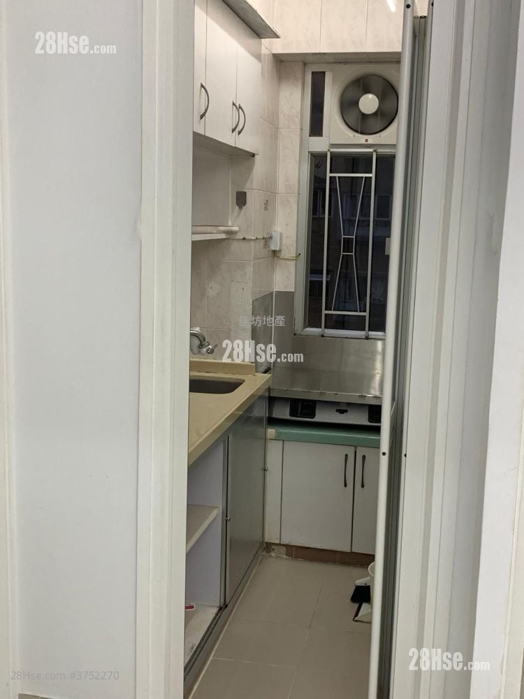 Mary Court Rental 2 Bedrooms , 1 Bathroom 352 ft²