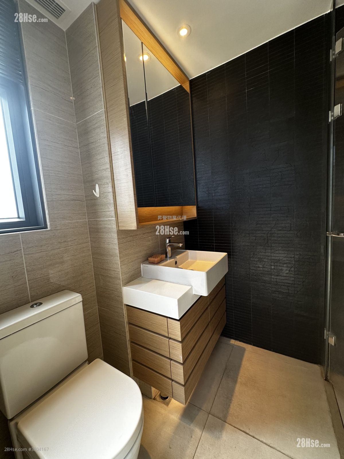 傲形 租盘 1 房 246 平方尺