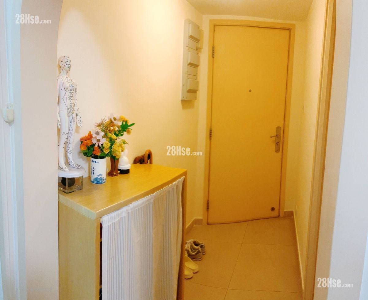 Entrance and Shared Shoe Shelf