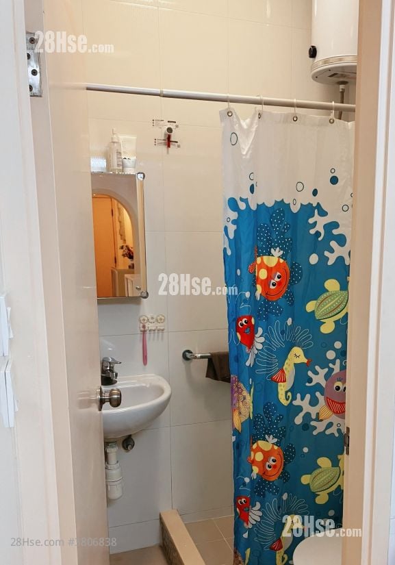 bathroom: Alhambra Building Rental 2 Bedrooms , 1 Bathroom 510 ft²