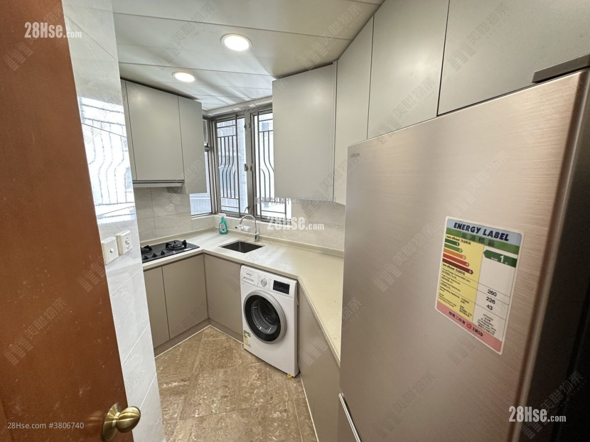 Sorrento Sell 2 Bedrooms , 2 Bathrooms 620 ft²