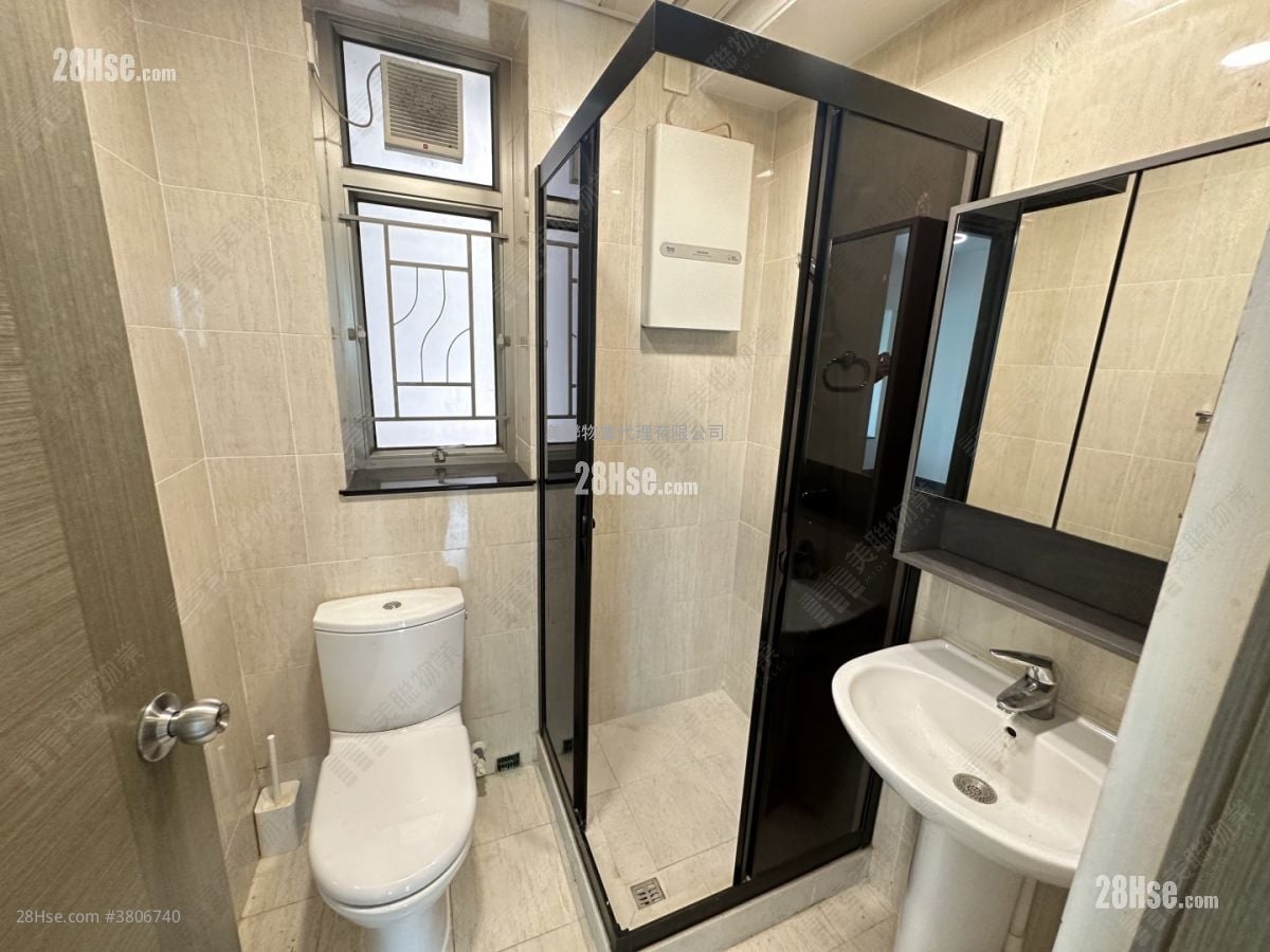 Sorrento Sell 2 Bedrooms , 2 Bathrooms 620 ft²