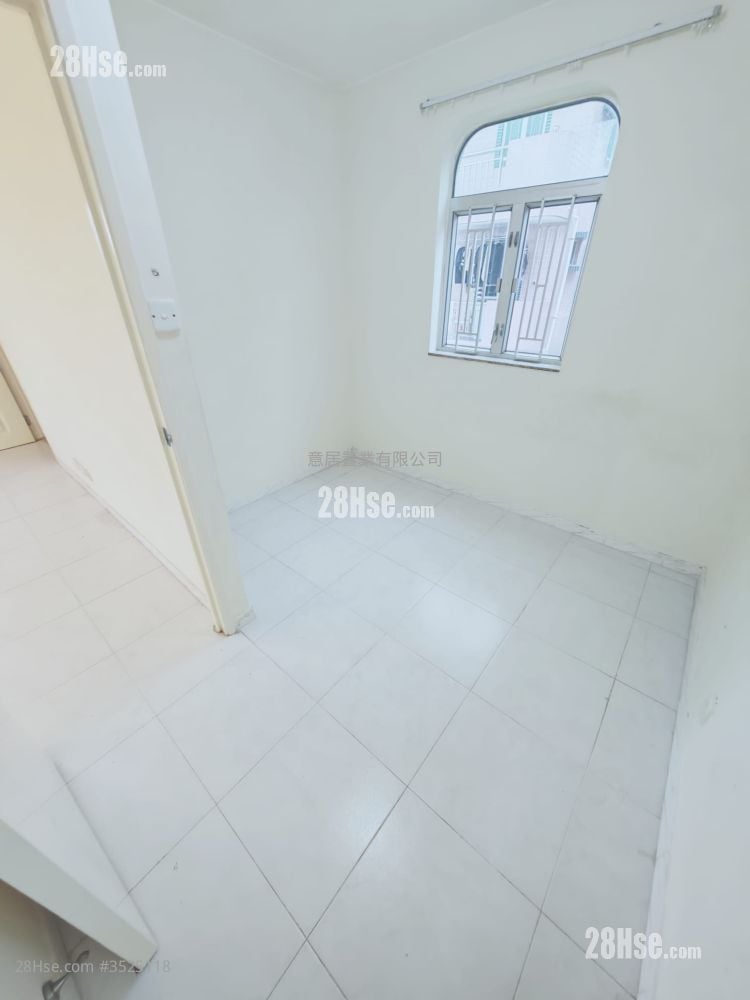 村屋 租盘 3 房 , 1 浴室 700 平方尺