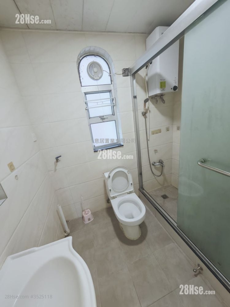 村屋 租盘 3 房 , 1 浴室 700 平方尺