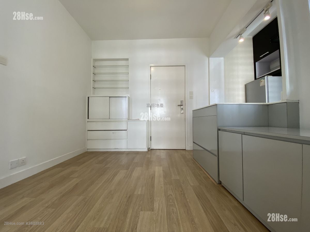 Fortune Building Sell 2 Bedrooms , 1 Bathroom 313 ft²