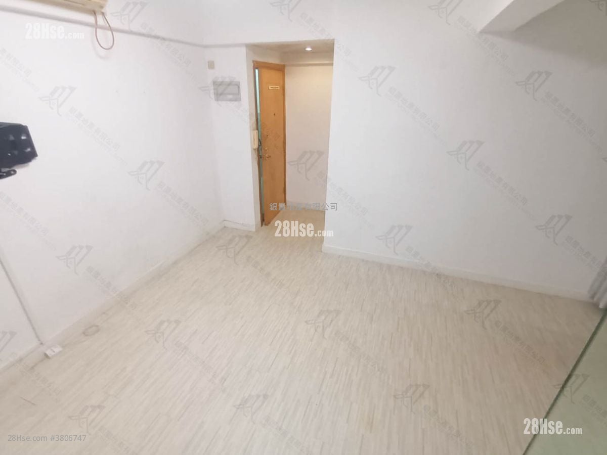 King's Court Sell 1 Bedroom , 1 Bathroom 339 ft²