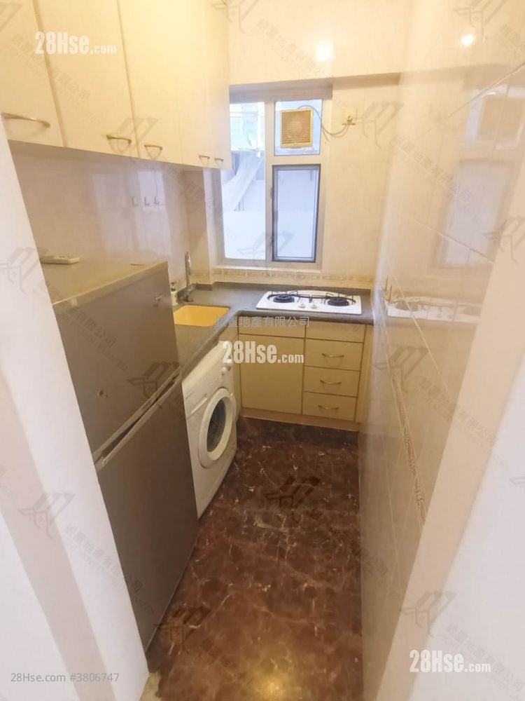 King's Court Sell 1 Bedroom , 1 Bathroom 339 ft²