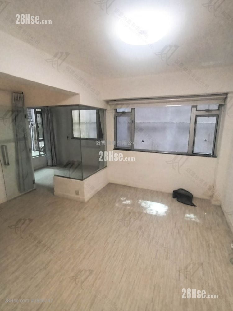 King's Court Sell 1 Bedroom , 1 Bathroom 339 ft²