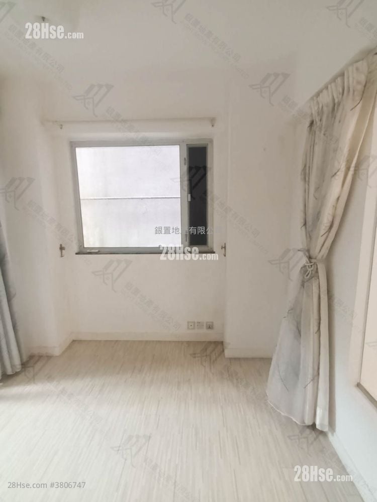 King's Court Sell 1 Bedroom , 1 Bathroom 339 ft²