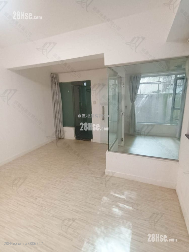 King's Court Sell 1 Bedroom , 1 Bathroom 339 ft²