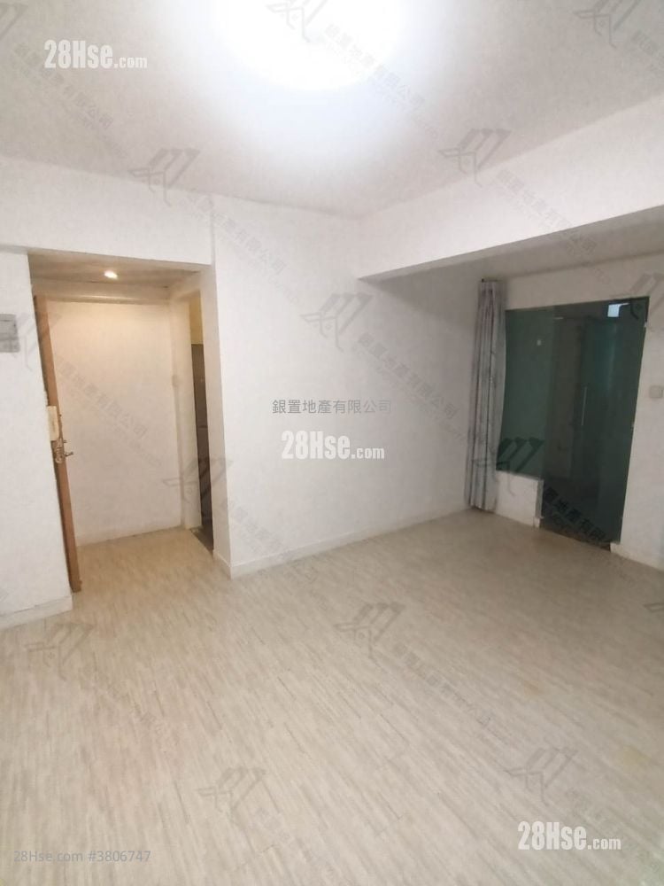 King's Court Sell 1 Bedroom , 1 Bathroom 339 ft²