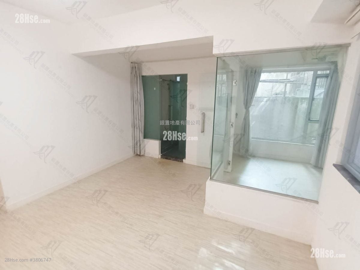 King's Court Sell 1 Bedroom , 1 Bathroom 339 ft²