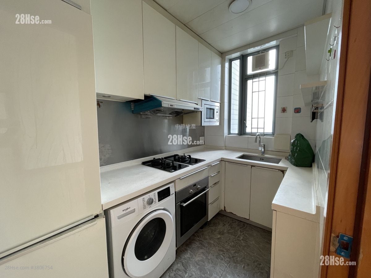 The Dynasty Rental 3 Bedrooms , 2 Bathrooms 728 ft²