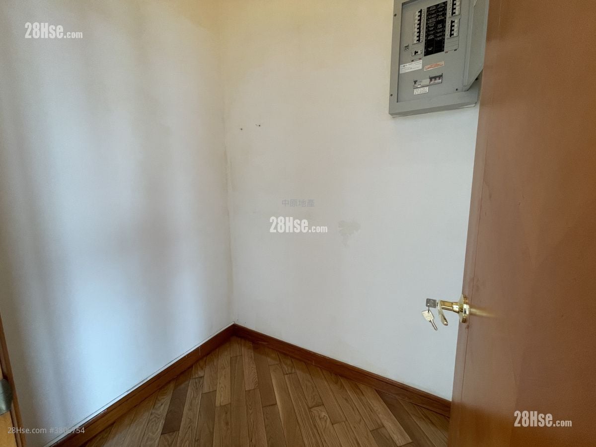 The Dynasty Rental 3 Bedrooms , 2 Bathrooms 728 ft²