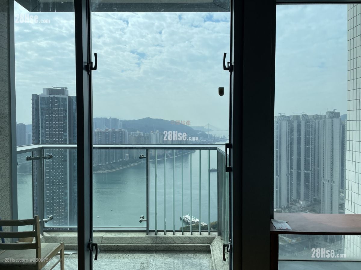 The Dynasty Rental 3 Bedrooms , 2 Bathrooms 728 ft²