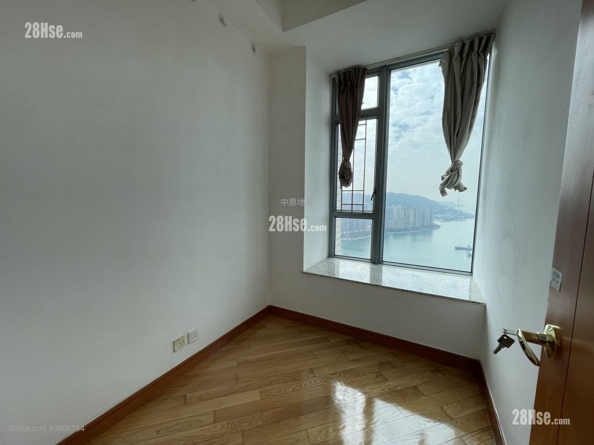 The Dynasty Rental 3 Bedrooms , 2 Bathrooms 728 ft²