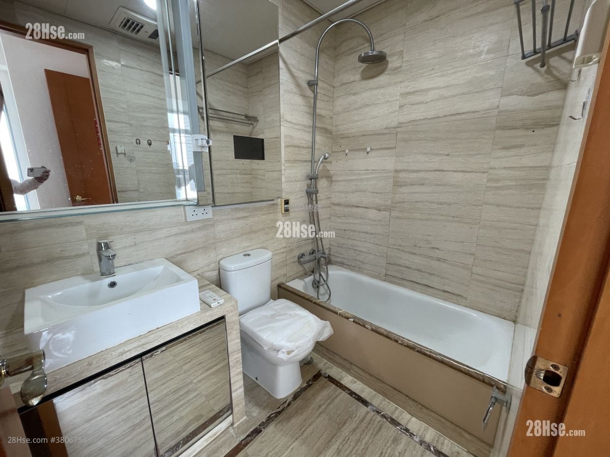 The Dynasty Rental 3 Bedrooms , 2 Bathrooms 728 ft²