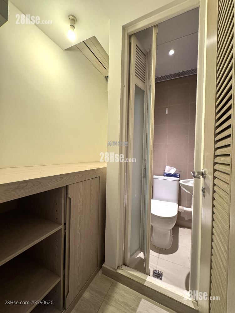 The Southside Rental 4 Bedrooms , 2 Bathrooms 1,135 ft²