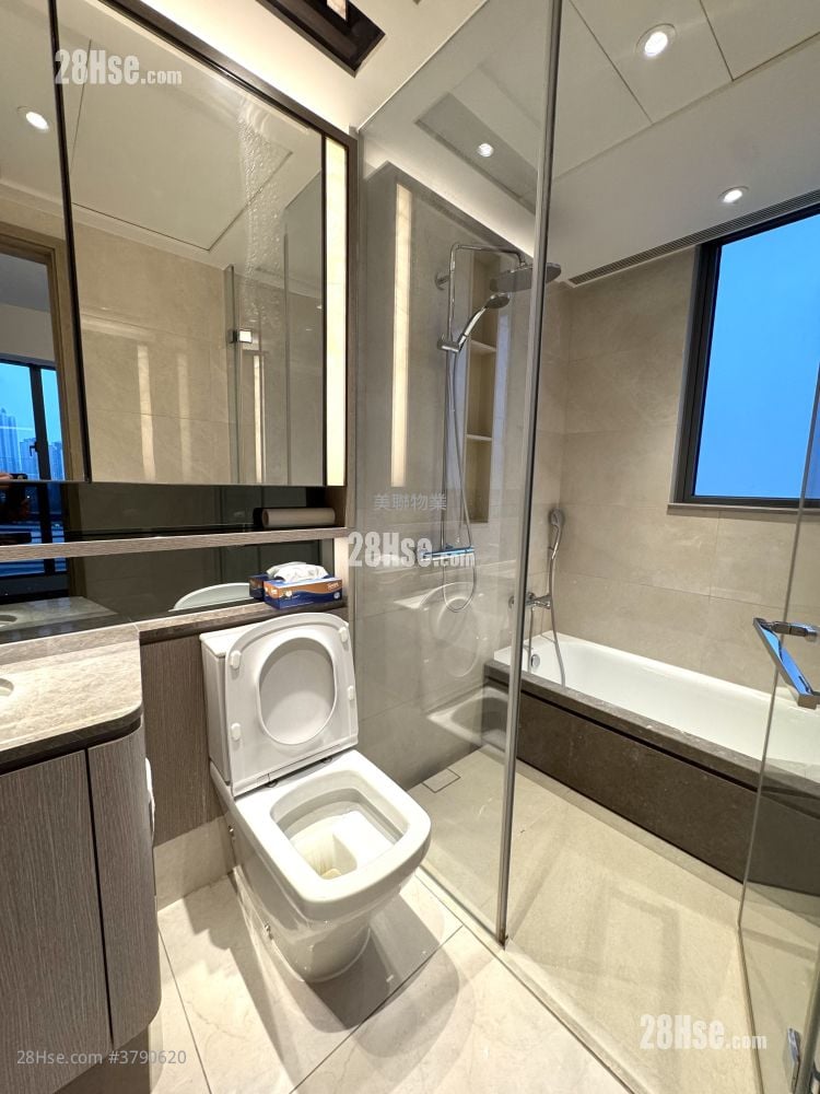 The Southside Rental 4 Bedrooms , 2 Bathrooms 1,135 ft²