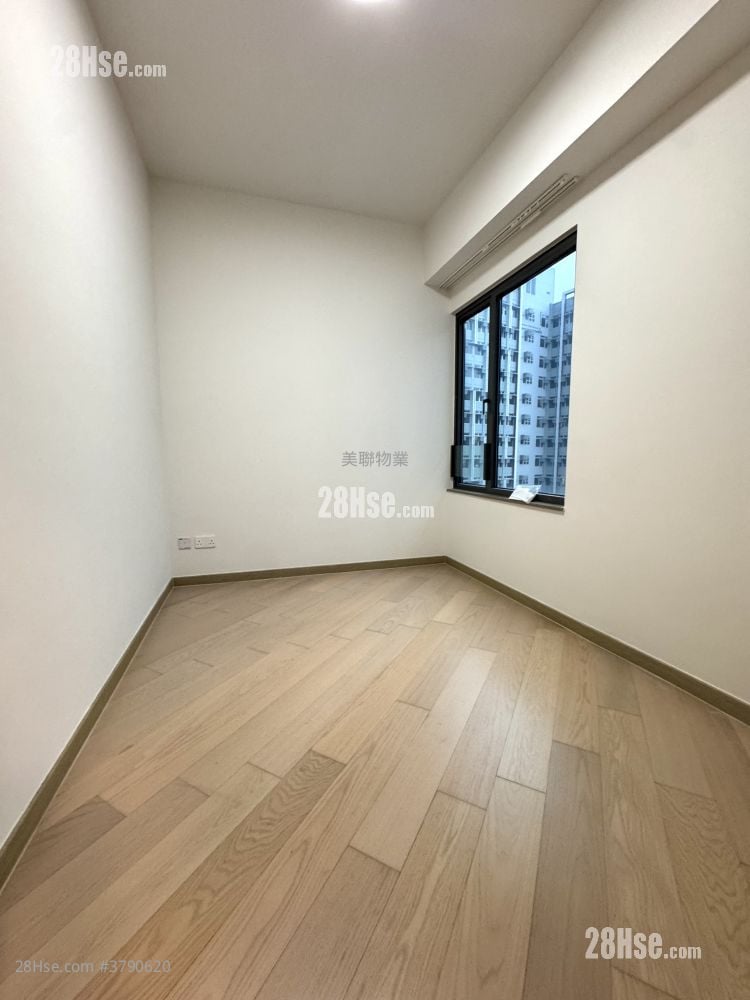 The Southside Rental 4 Bedrooms , 2 Bathrooms 1,135 ft²