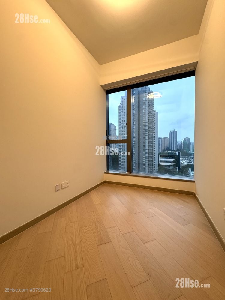 The Southside Rental 4 Bedrooms , 2 Bathrooms 1,135 ft²