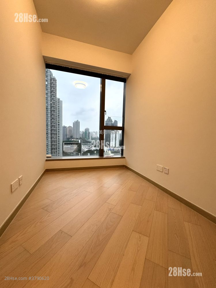 The Southside Rental 4 Bedrooms , 2 Bathrooms 1,135 ft²