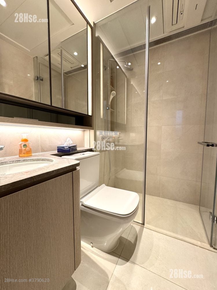 The Southside Rental 4 Bedrooms , 2 Bathrooms 1,135 ft²