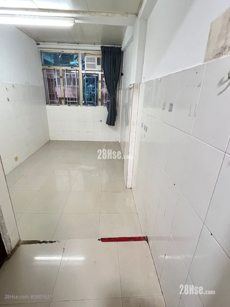 唐楼 租盘 180 平方尺