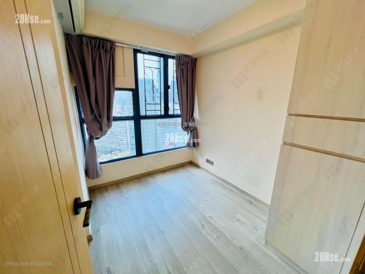 The Regalia Sell 3 Bedrooms , 3 Bathrooms 859 ft²