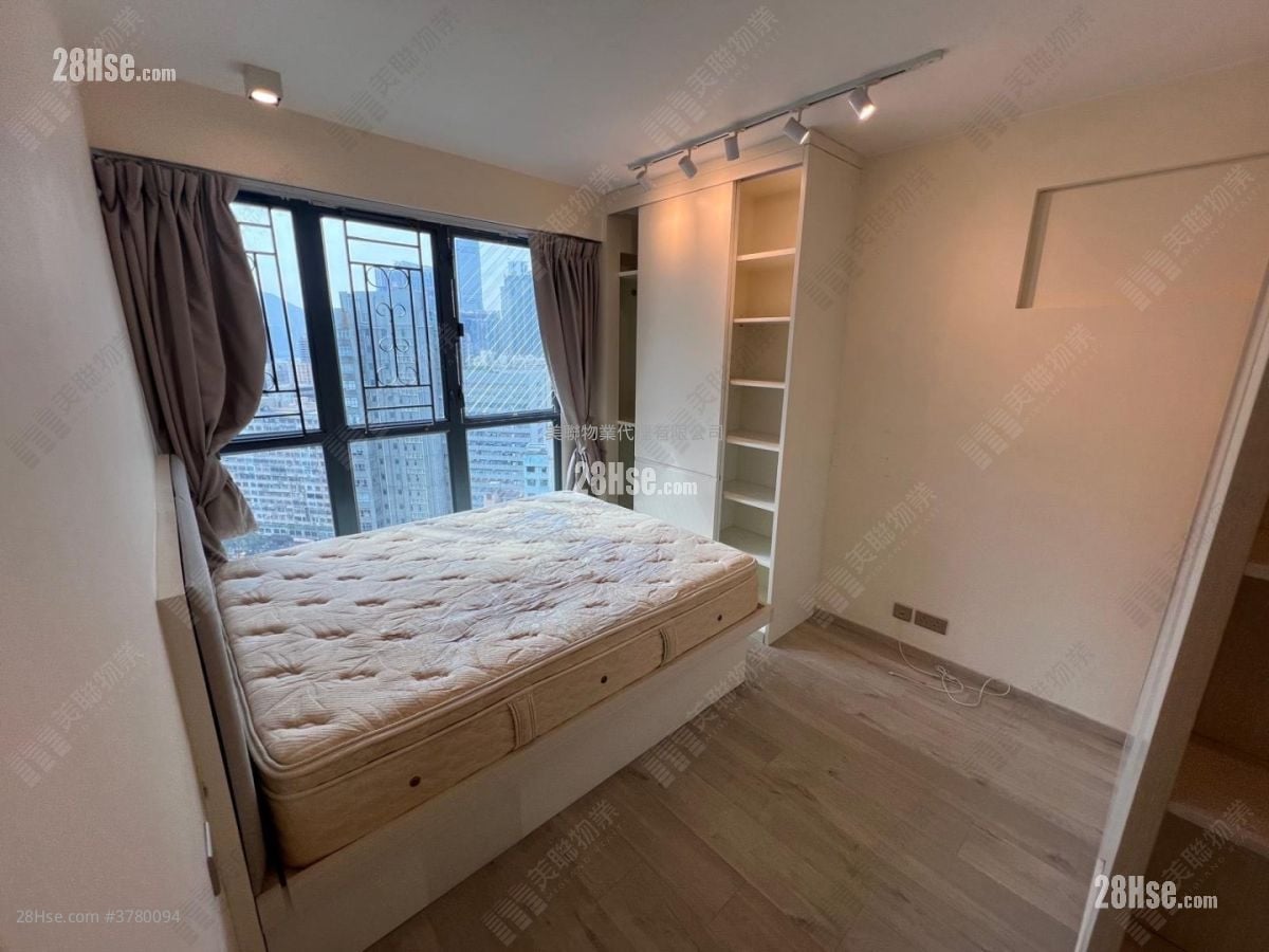 The Regalia Sell 3 Bedrooms , 3 Bathrooms 859 ft²