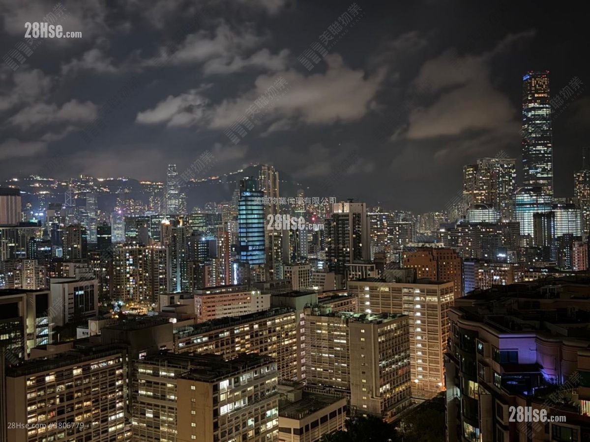 君颐峰 售盘 3 房 , 3 浴室 1,074 平方尺