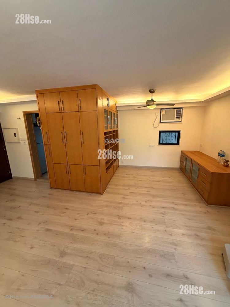 Kornhill Rental 4 Bedrooms , 2 Bathrooms 902 ft²