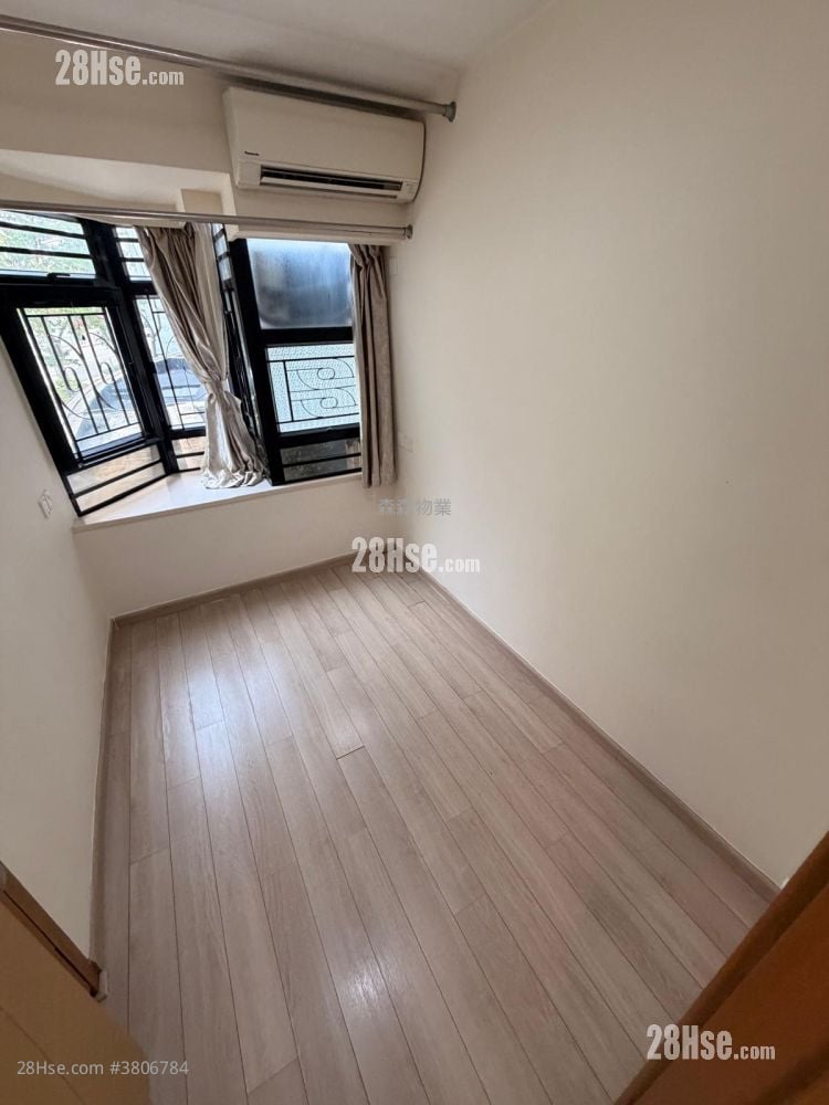 Kornhill Rental 4 Bedrooms , 2 Bathrooms 902 ft²