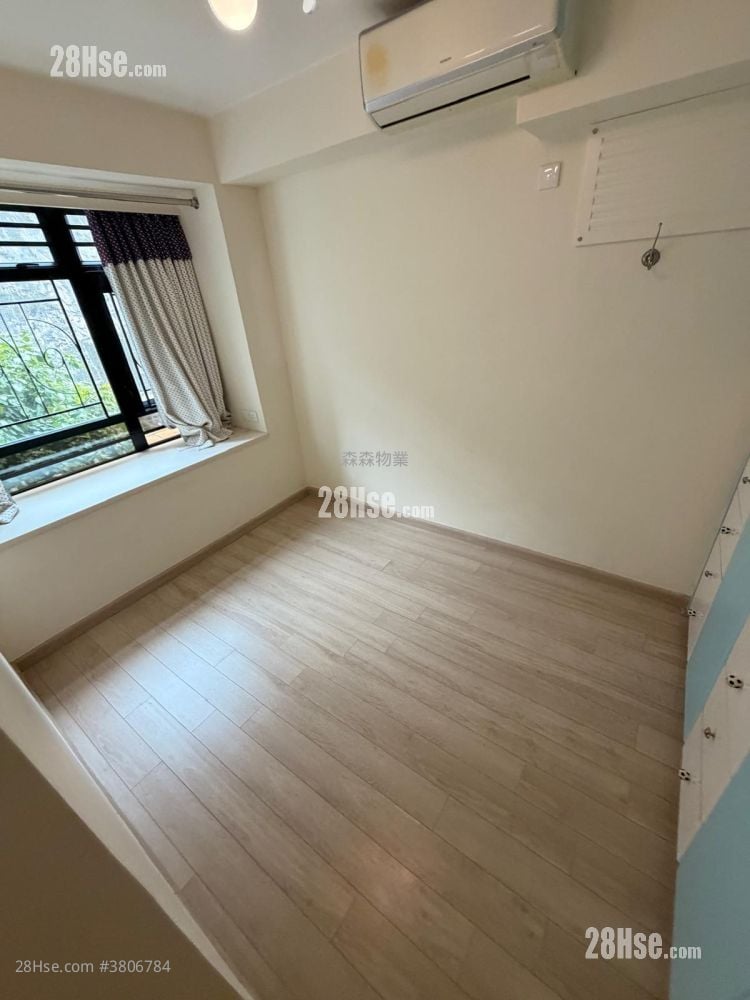 Kornhill Rental 4 Bedrooms , 2 Bathrooms 902 ft²