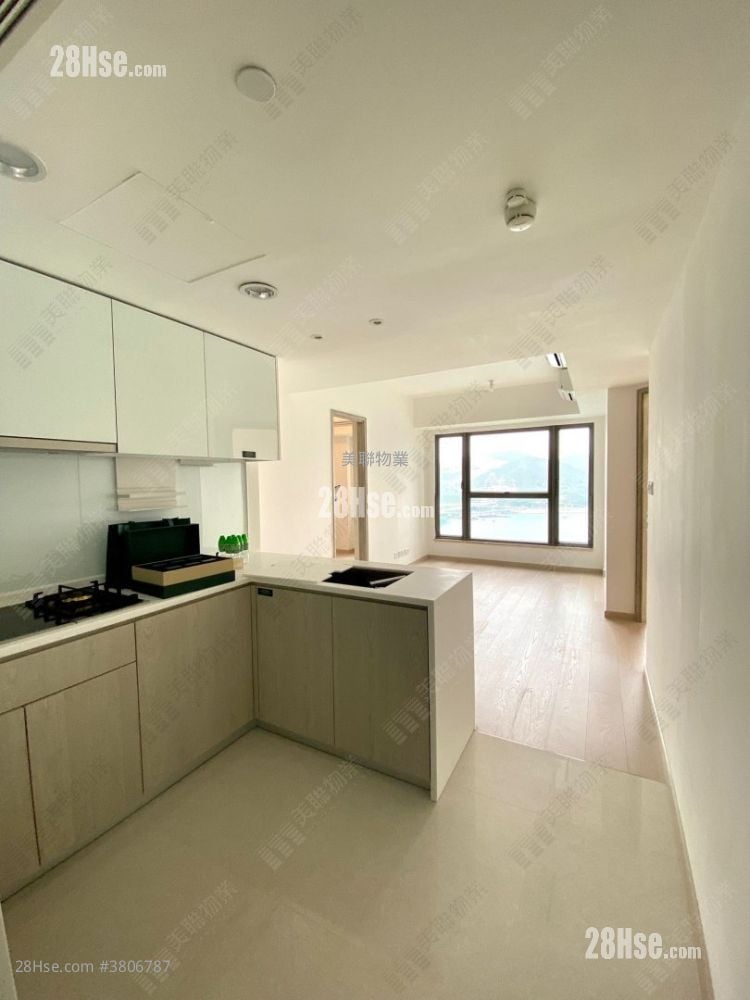 Sea To Sky Sell 2 Bedrooms , 1 Bathroom 481 ft²