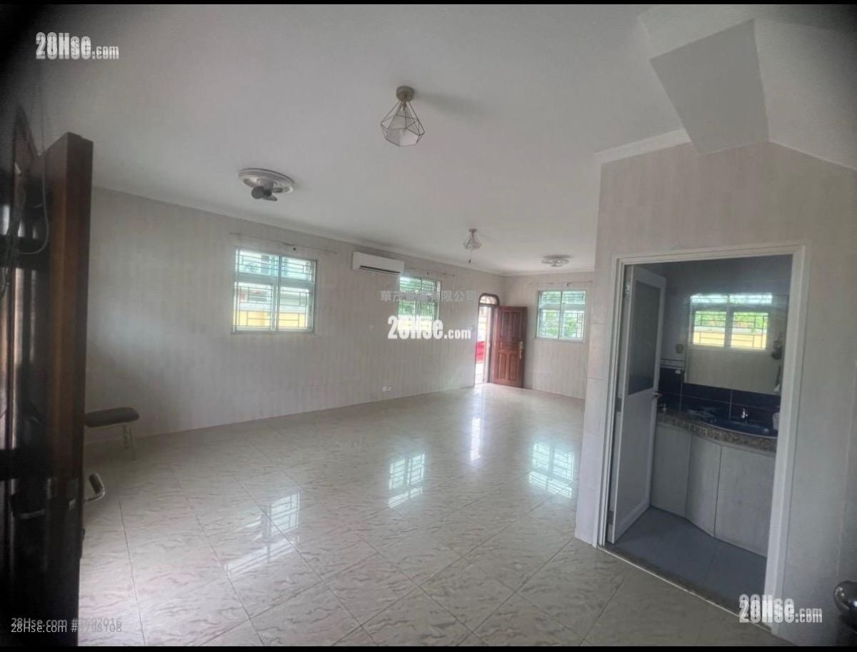 村屋 租盘 4 房 , 2 浴室 1,200 平方尺