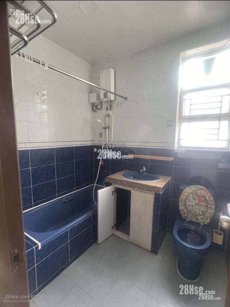 村屋 租盘 4 房 , 2 浴室 1,200 平方尺