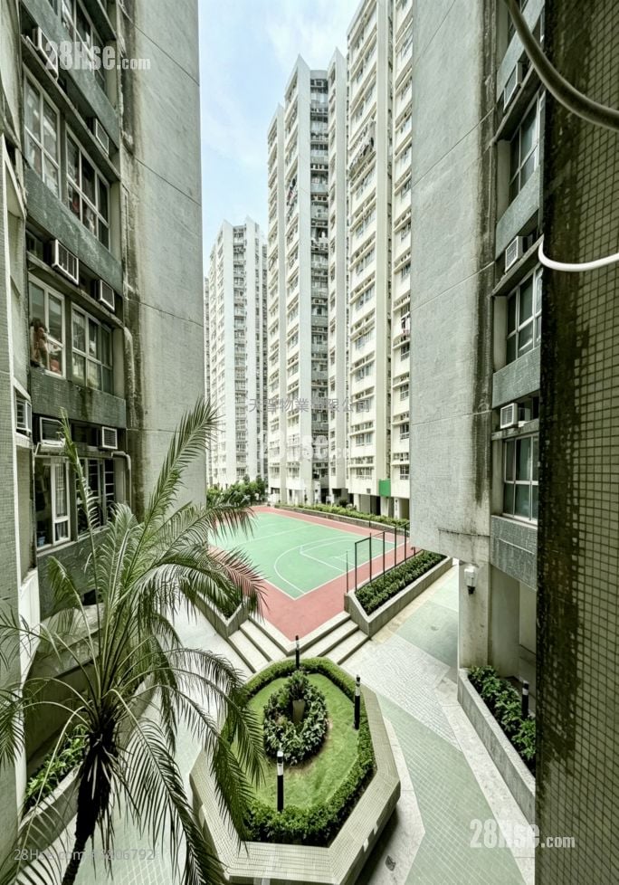 Whampoa Garden Sell 2 Bedrooms , 1 Bathroom 389 ft²