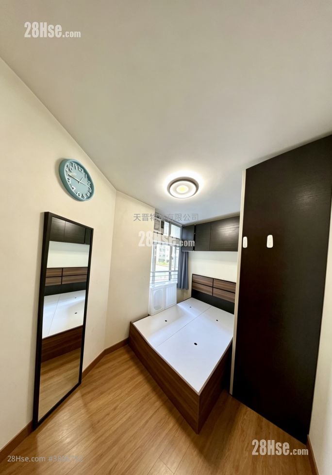 Whampoa Garden Sell 2 Bedrooms , 1 Bathroom 389 ft²