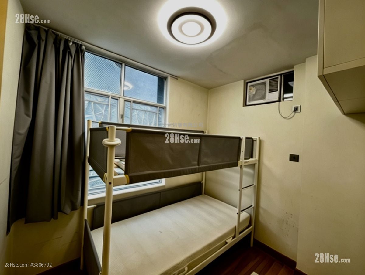 Whampoa Garden Sell 2 Bedrooms , 1 Bathroom 389 ft²