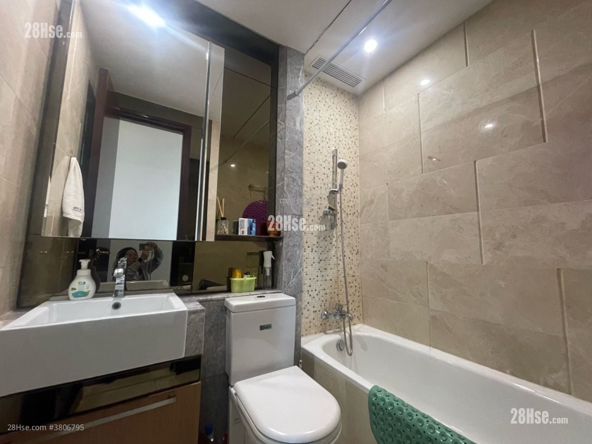 bathroom: Park Summit Sell 3 Bedrooms , 2 Bathrooms 654 ft²