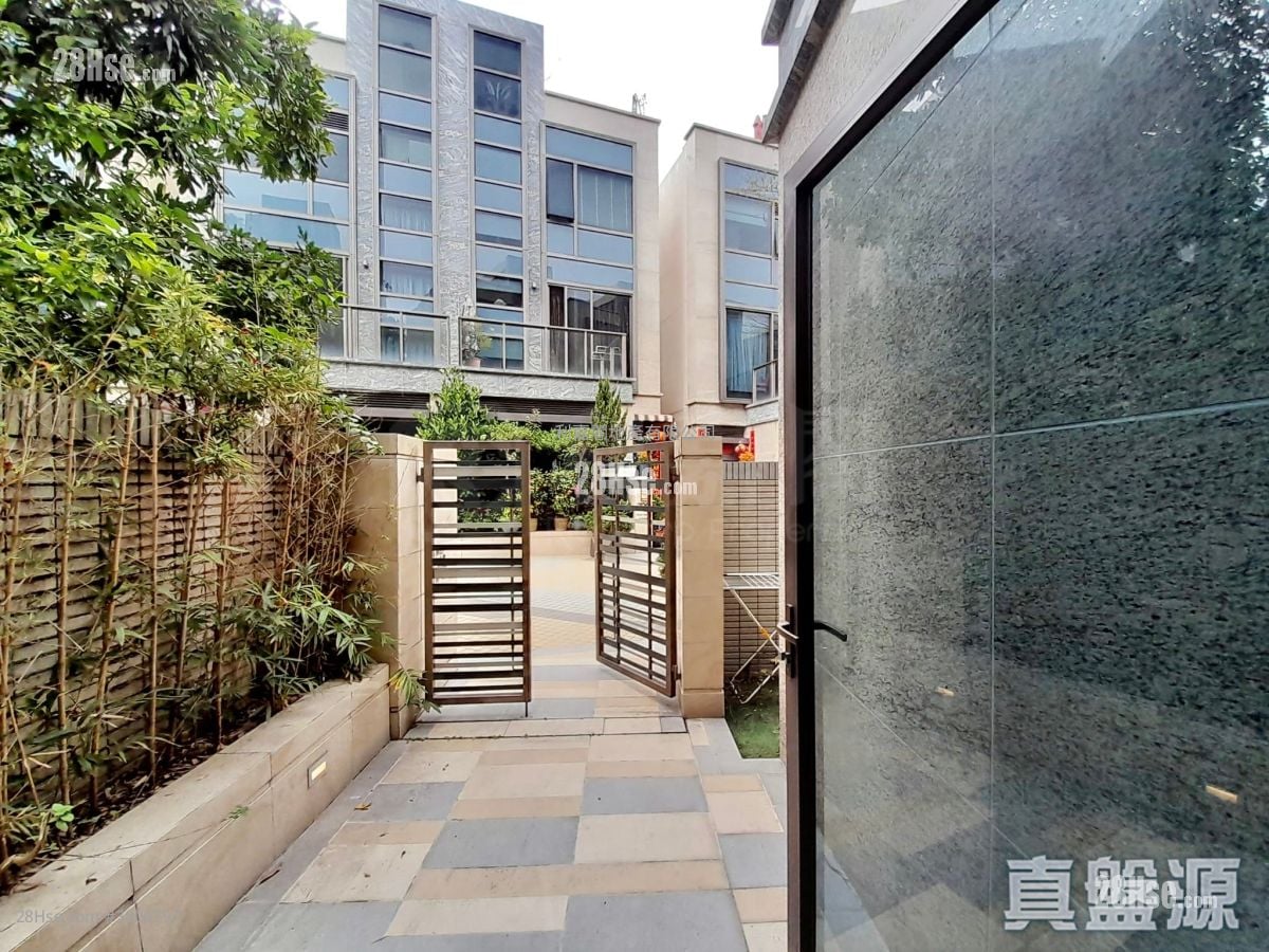 Domus Sell 3 Bedrooms 2,013 ft²