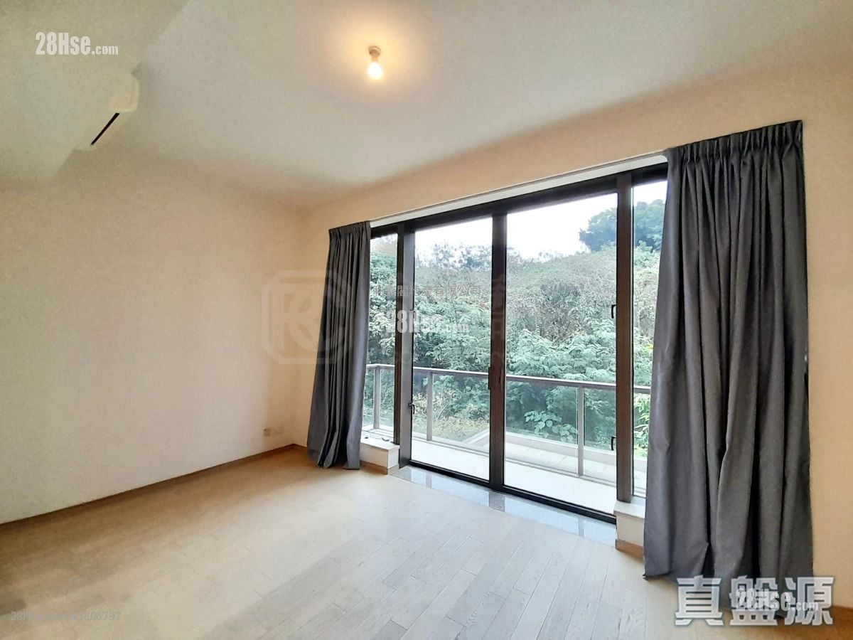 Domus Sell 3 Bedrooms 2,013 ft²