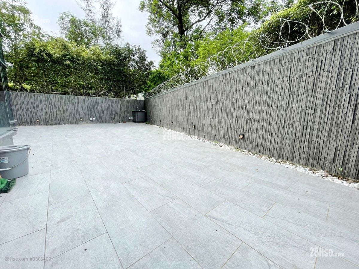 Le Pont Sell 3 Bedrooms , 2 Bathrooms 737 ft²